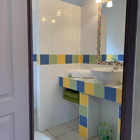Le Tamarin, La Campagne En Bord De Mer